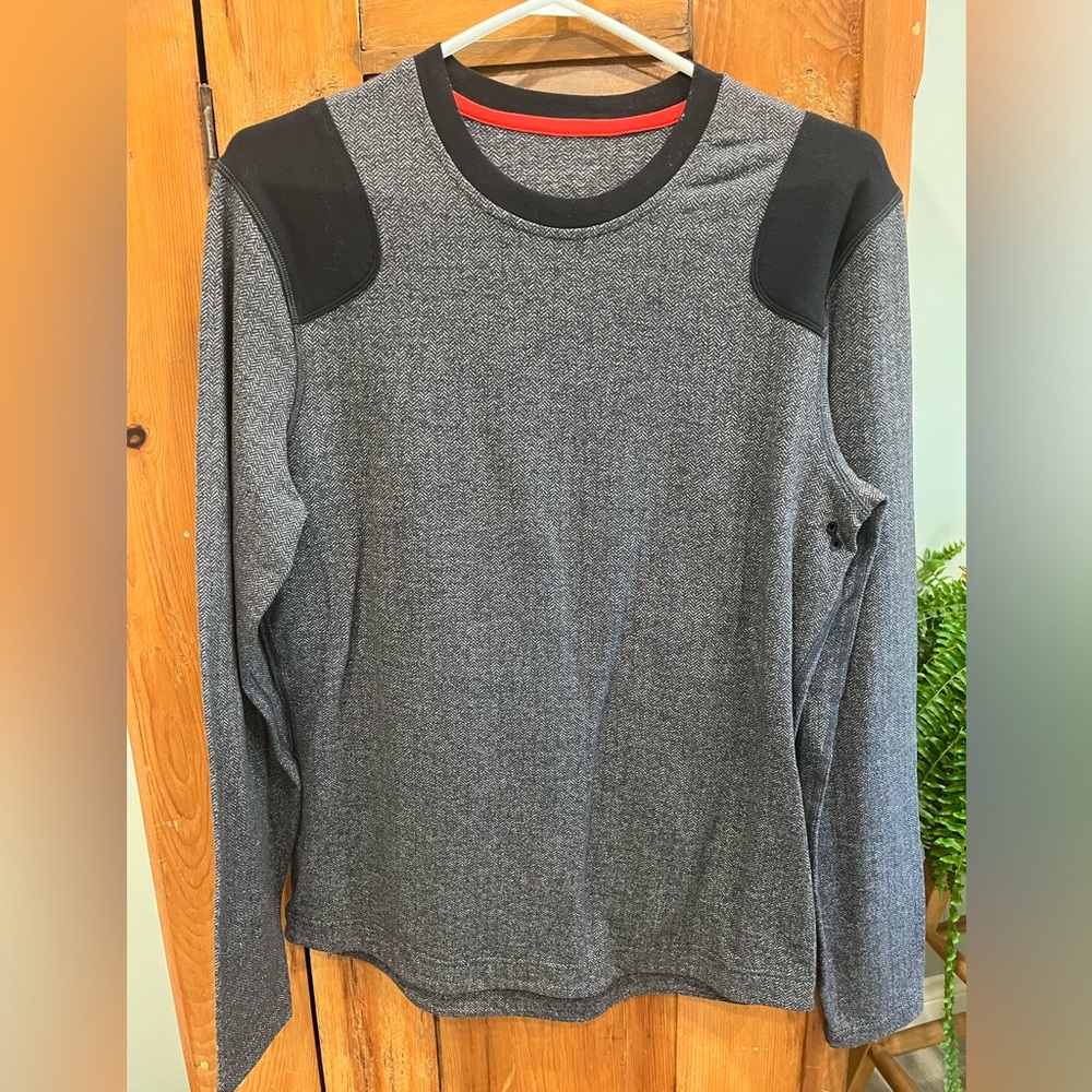 Lululemon top